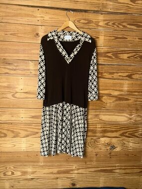 Studio I Black & White V-Neck Midi Dress with Geometric Print